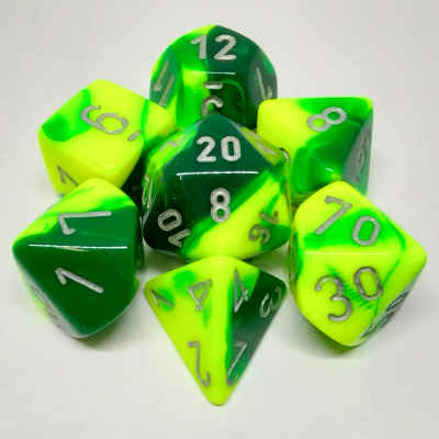 Ensemble de 7 dés polyédriques Gemini vert/jaune avec chiffres argentés