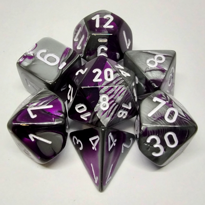 Ensemble de 7 dés polyédriques Gemini violet/acier avec chiffres blancs