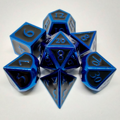 Kit de 7 dés Ronan the Accuser - métal bleu avec de l'émail noir