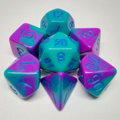 Kit de 7 dés acryliques - mauve / sarcelle avec chiffres bleus